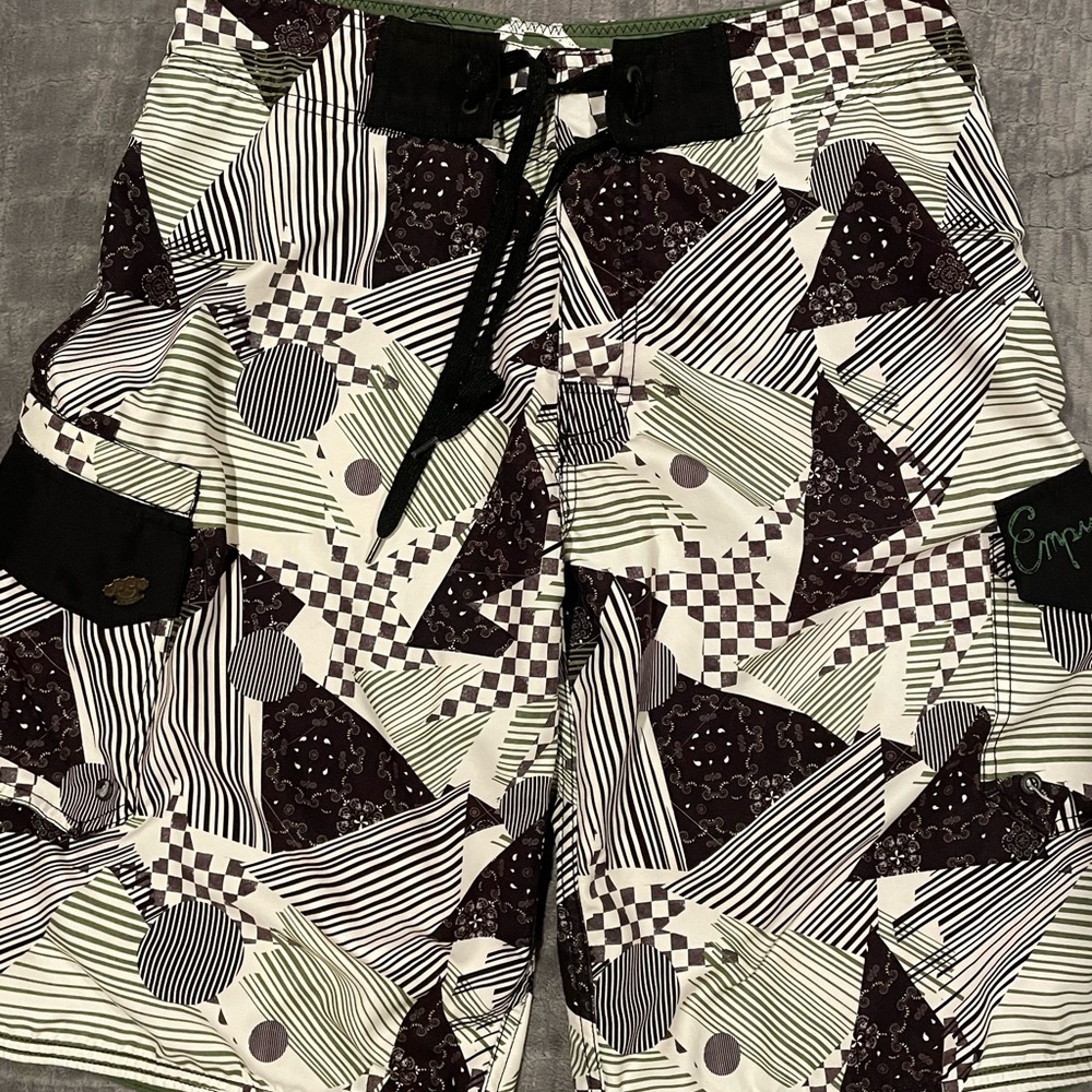 Empyre Black/Green and White Geometric Men's Swim Trunks Size 33
